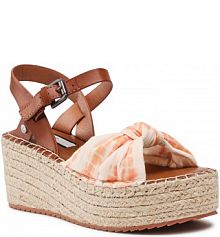 Sandały na koturnie Pepe Jeans brązowe 