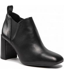 Botki na słupku Unisa czarne 