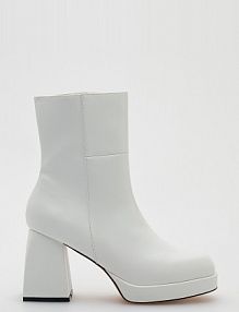 Botki na obcasie Reserved białe 6106O-00X