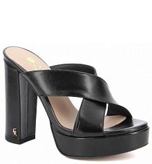 Klapki na słupku Carinii czarne