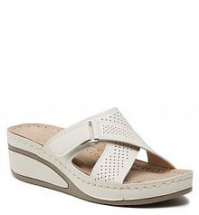 Klapki na koturnie Clara Barson białe 