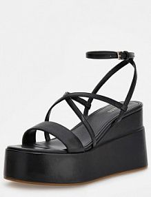 Sandały na koturnie Guess czarne skórzane   zalla