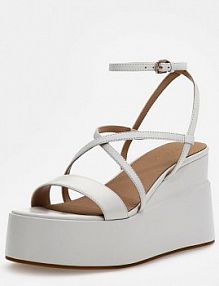 Sandały na koturnie Guess białe skórzane   zalla