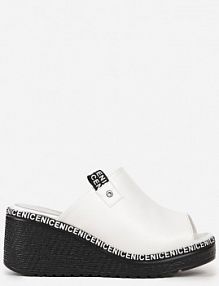 Białe Klapki na Koturnie z Otwartym Noskiem Kenara vices damskie