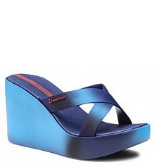 Klapki na koturnie Ipanema granatowe 