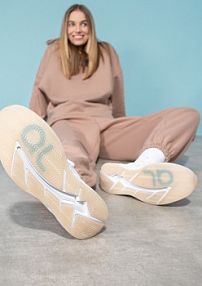 Buty sportowe białe 4F damskie 4FSS22FSPOF007-10S