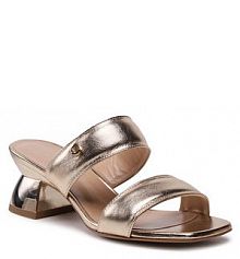 Klapki na słupku Baldinini złote 