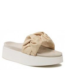 Klapki na koturnie Inuikii beżowe 