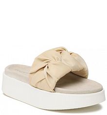 Klapki na koturnie Inuikii beżowe 