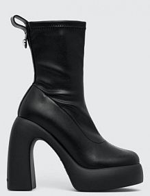 Botki na słupku Karl Lagerfeld  czarne KL33750.F0X