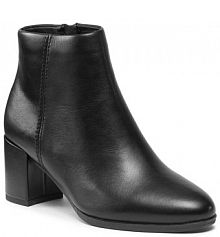 Botki na słupku Clarks czarne 