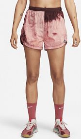 Spodenki do biegania w terenie ze średnim stanem 7,5 cm, wszytą białeizną i kieszeniami Nike Dri-FIT Repel czerwone damskie