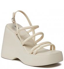 Sandały na koturnie Melissa beżowe 