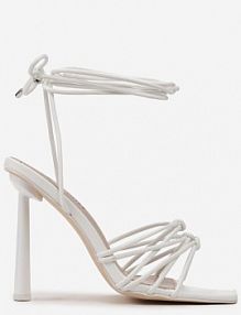 Białe Sandały Wiązane wokół Kostki na Szpilce z Kwadratowym Noskiem Miravel Renee
