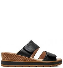 Klapki na koturnie Caprice czarne 