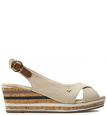 Sandały na koturnie Wrangler beżowe 