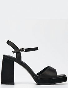 Czarne sandały na słupku i platformie House damskie 839AE-99X