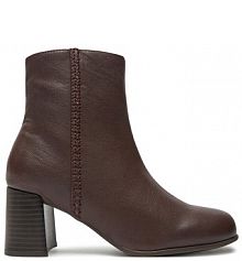 Botki na słupku Clarks brązowe 