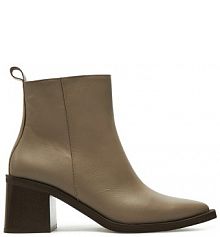 Botki na słupku R.Polański brązowe 