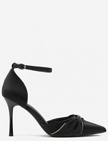 Czarne Szpilki ze Szpiczastym Noskiem Zdobionym Marszczeniem Zapinane na Klamerkę Zivinita Renee