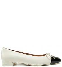 Baleriny Stuart Weitzman écru damskie 