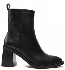 Botki na słupku R.Polański czarne 