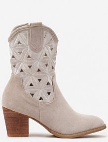 Jasnobeżowe Botki Kowbojki Vices na Słupku z Geometrycznym Motywem Sarori damskie