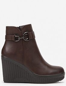 Ciemnobrązowe Botki na Koturnie z Zawieszką z Cyrkoniami i Suwakiem Armela Renee