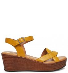 Sandały na koturnie Lasocki żółte 