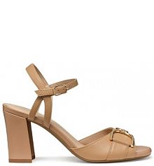 Sandały na słupku Geox beżowe 