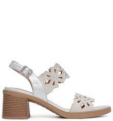 Sandały na słupku Clara Barson srebrne 