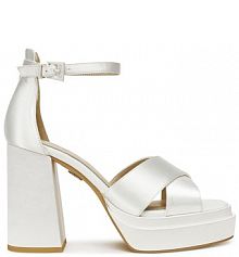 Sandały na słupku Buffalo białe 