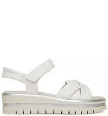 Sandały na koturnie Clara Barson białe 