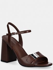 Sandały na słupku Calvin Klein  brązowe HW0HW02485