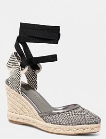 Sandały na koturnie Guess  czarne FLJCHA.FAB04.PEWTE