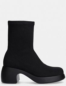 Botki na słupku Camper  czarne K400619.001