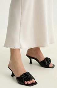 Klapki na szpilce Answear.LAB  czarne 20061.