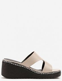 Beżowe Klapki na Koturnie Vices Ozdobione Napisami Linaretia damskie