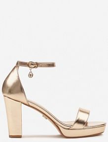 Szampańskie Sandały Vices na Słupkowym Obcasie z Paskiem Wokół Kostki Maritira