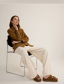 Zamszowe klapki z paskami Reserved brązowe damskie 323CP-88X