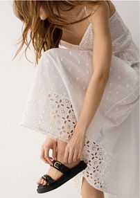 Skórzane klapki z klamrami Reserved czarne damskie 353CR-99X