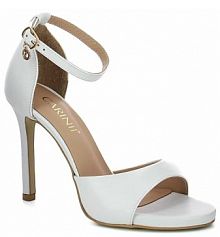 Sandały na szpilce Carinii białe beżowe