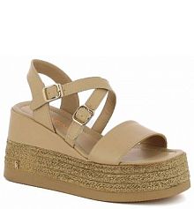 Sandały na koturnie Carinii beżowe