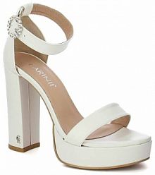 Sandały na słupku Carinii białe beżowe