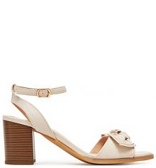 Sandały na słupku Clara Barson écru 