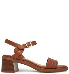 Sandały na słupku Clarks brązowe 