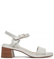 Sandały na słupku Clarks białe 