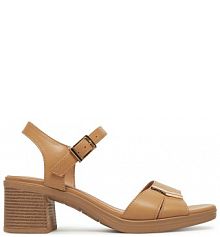 Sandały na słupku Clara Barson beżowe 