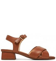 Sandały na słupku Clarks brązowe 