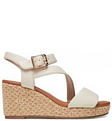 Sandały na koturnie s.Oliver écru 